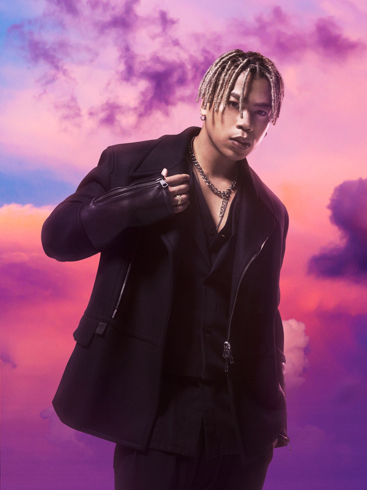 男性タレント THE RAMPAGE  LIKIYA THE RAMPAGE leader LIKIYA diagnosed with COVID-19 | tokyohive