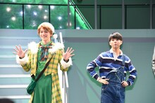 左から岩崎大昇（美 少年 / ジャニーズJr.）、織山尚大（少年忍者 / ジャニーズJr.）。