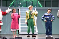 左から柏木ひなた（私立恵比寿中学）、岩崎大昇（美 少年 / ジャニーズJr.）、織山尚大（少年忍者 / ジャニーズJr.）。