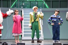 左から柏木ひなた（私立恵比寿中学）、岩崎大昇（美 少年 / ジャニーズJr.）、織山尚大（少年忍者 / ジャニーズJr.）。