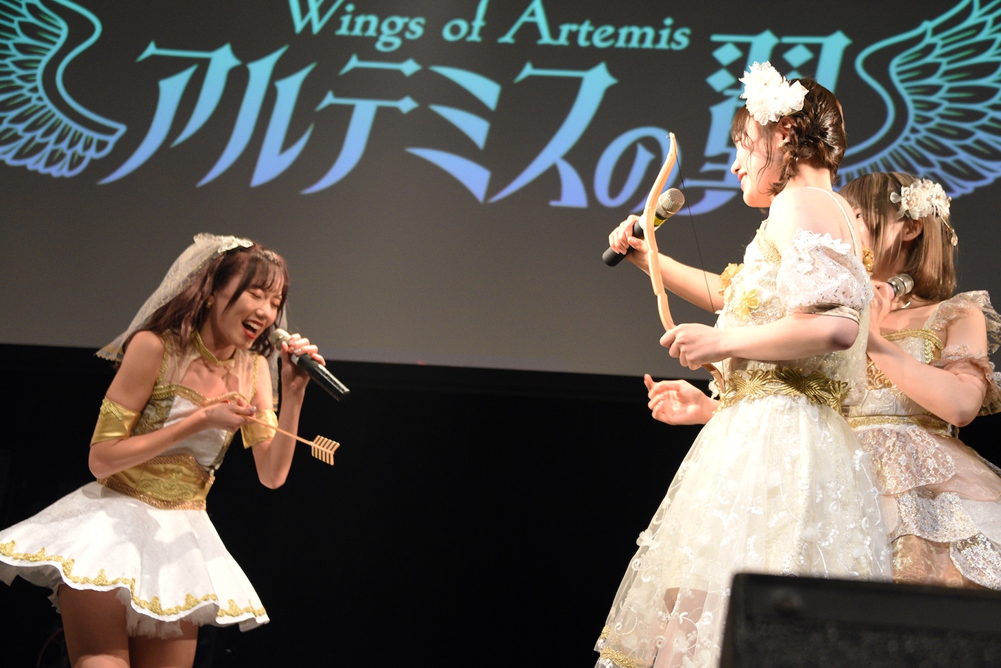 左からアテナ・シオリ、ナナミ・キューピッド。