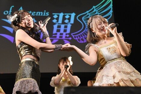 左からアヤカ・ケルベロス、セイレーン・コトリ。