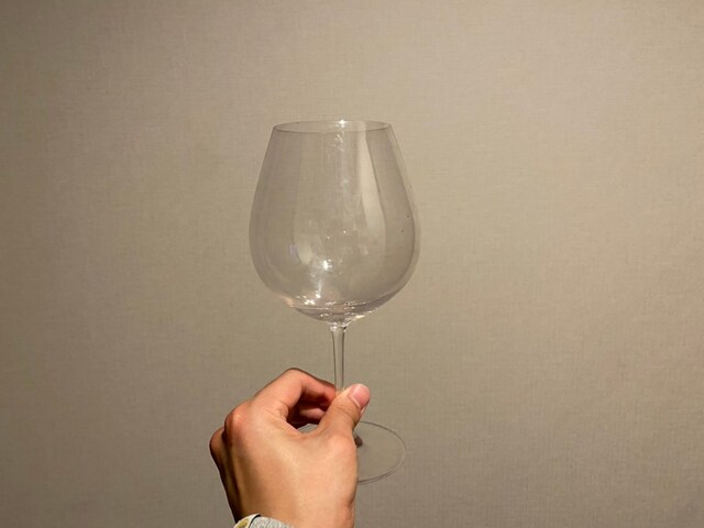 初めて手に入れたワイングラス。こちらはSHOKICHIさんにオススメされたブランドのグラスを買いました。少し高いものからリーズナブルなものまで、いろいろ飲み比べしています。