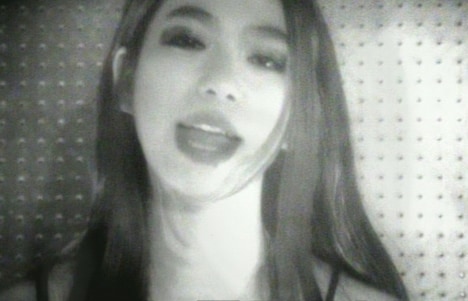 UA「情熱」ミュージックビデオより。