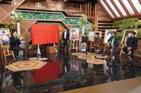 左から福山雅治、嵐。(c)日本テレビ