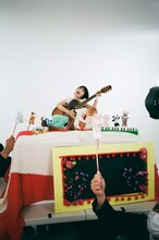 後藤まりこアコースティックviolence POP「明日の糧」ミュージックビデオの撮影風景。