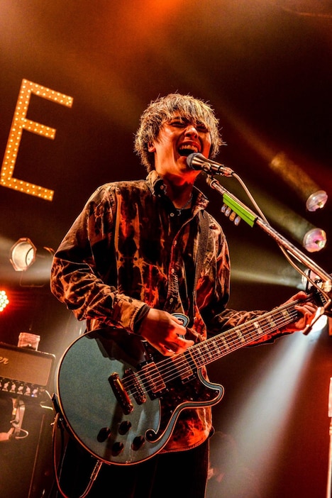 カマタリョウガ（G, Cho）（Photo by RUI HASHIMOTO [SOUND SHOOTER]）