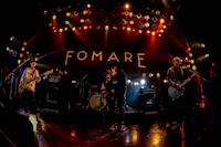 FOMAREと観客の男性。（Photo by RUI HASHIMOTO [SOUND SHOOTER]）