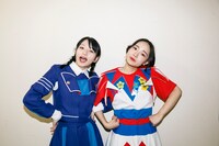 左からキラ・メイ（PARADISES）、愛（WAgg）。（Photo by sotobayashi kenta）