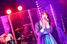 水樹奈々「NANA ACOUSTIC ONLINE」より。