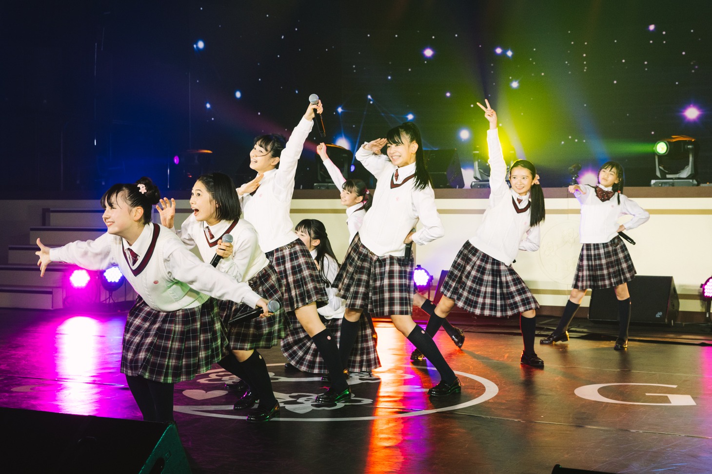 さくら学院（写真提供：アミューズ）