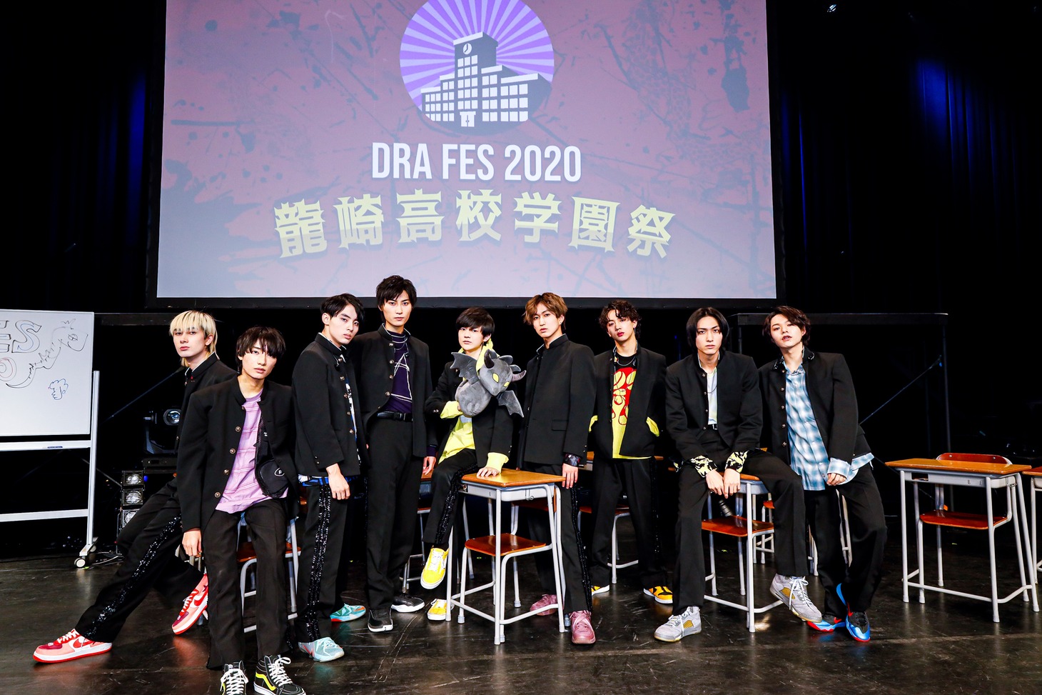 SUPER★DRAGON「DRA FES 2020『龍崎高校学園祭』」の様子。（撮影：笹森健一）