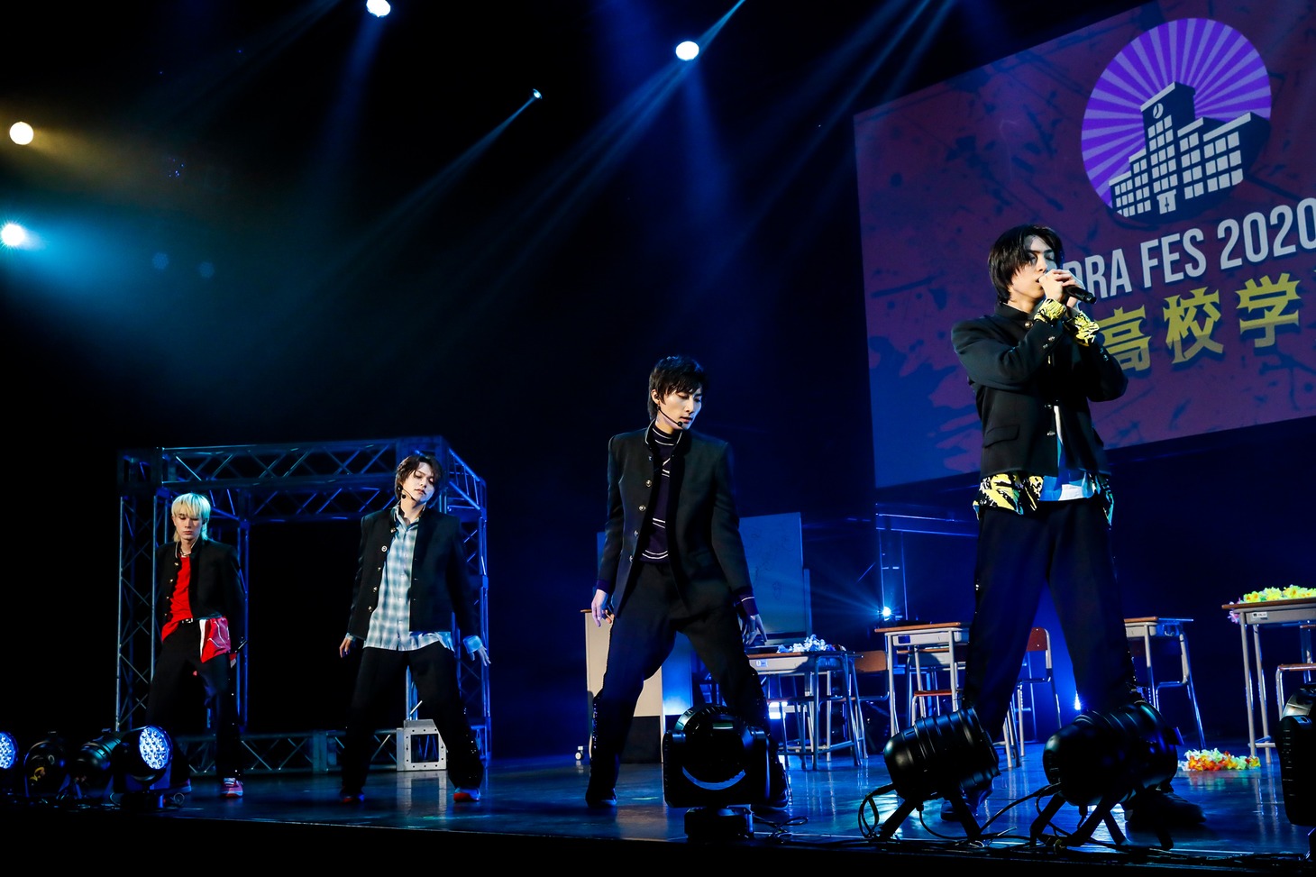 「DRA FES 2020『龍崎高校学園祭』」でのファイヤードラゴン。（撮影：笹森健一）