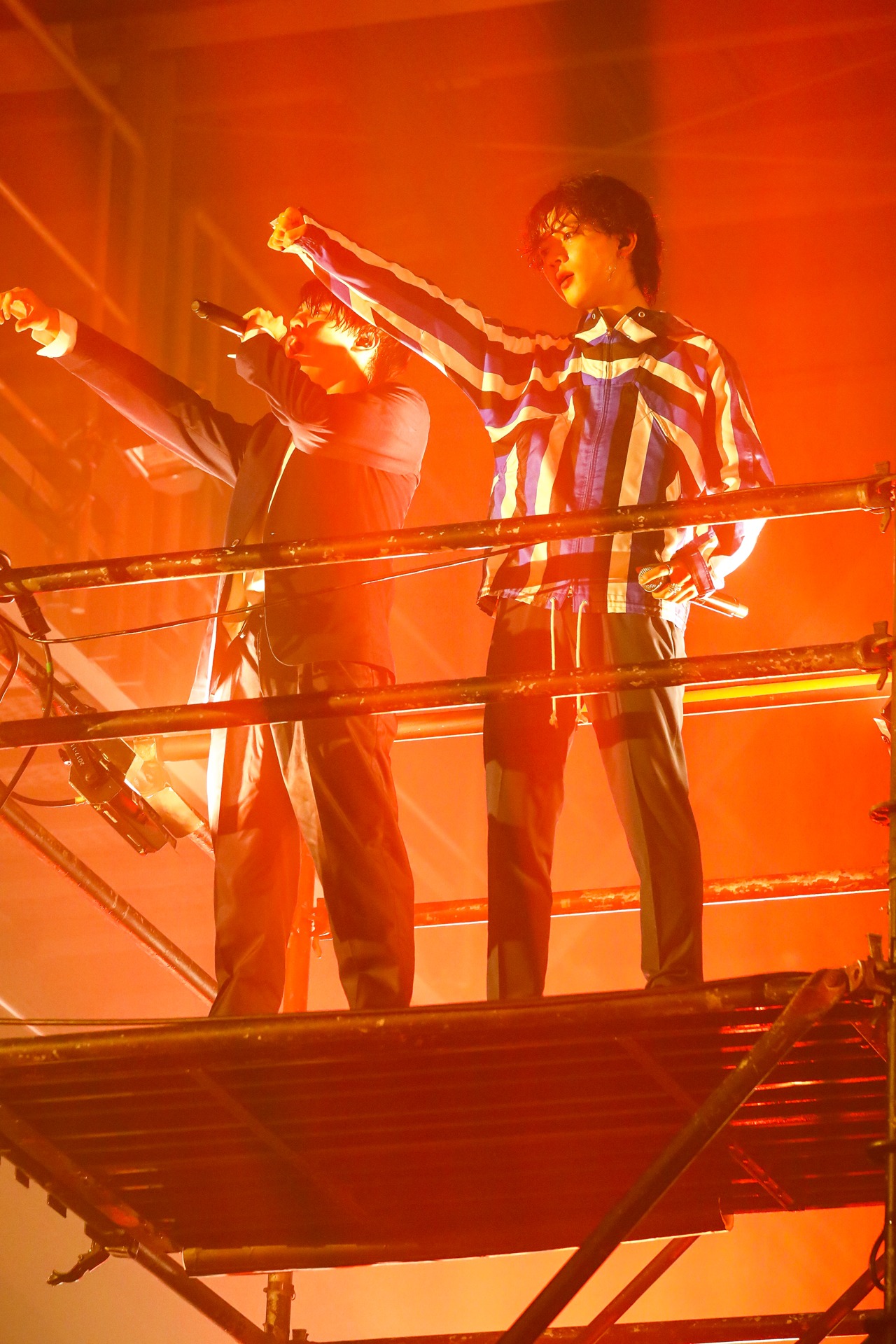 左から松村和哉、田中洸希。（撮影：笹森健一）