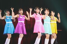 麻倉もも「LAWSON presents 麻倉もも Live 2020 “Agapanthus”」の様子。（撮影：大庭元）