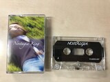 non albini「NOSTALGIA KING」カセットテープ版のパッケージ。
