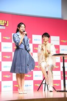 左から岸本ゆめの、及川光博。