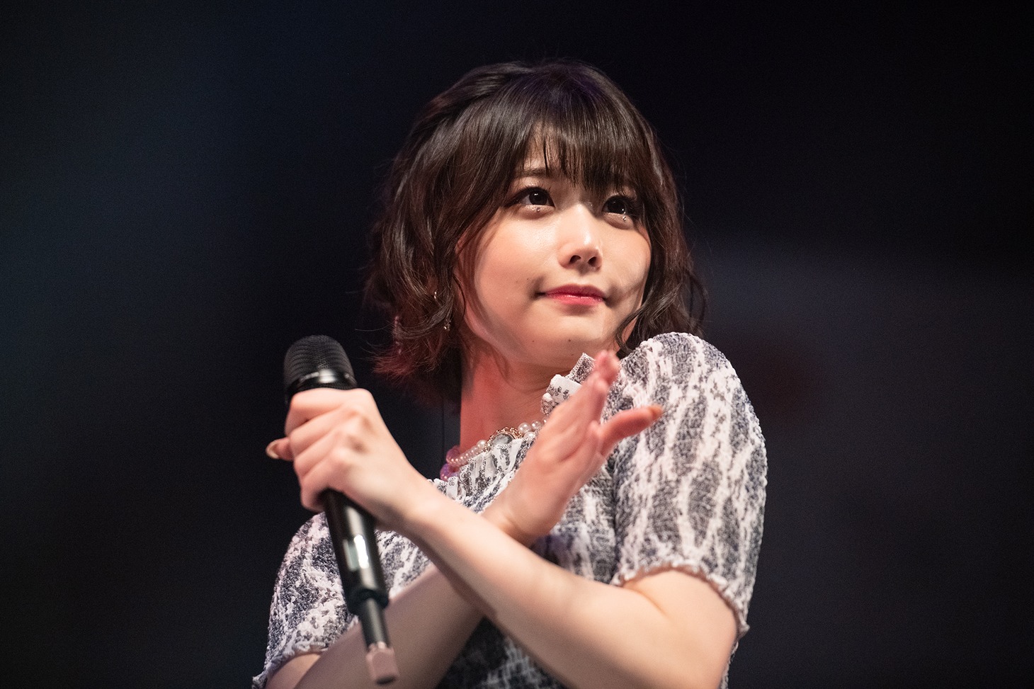 小山ひな