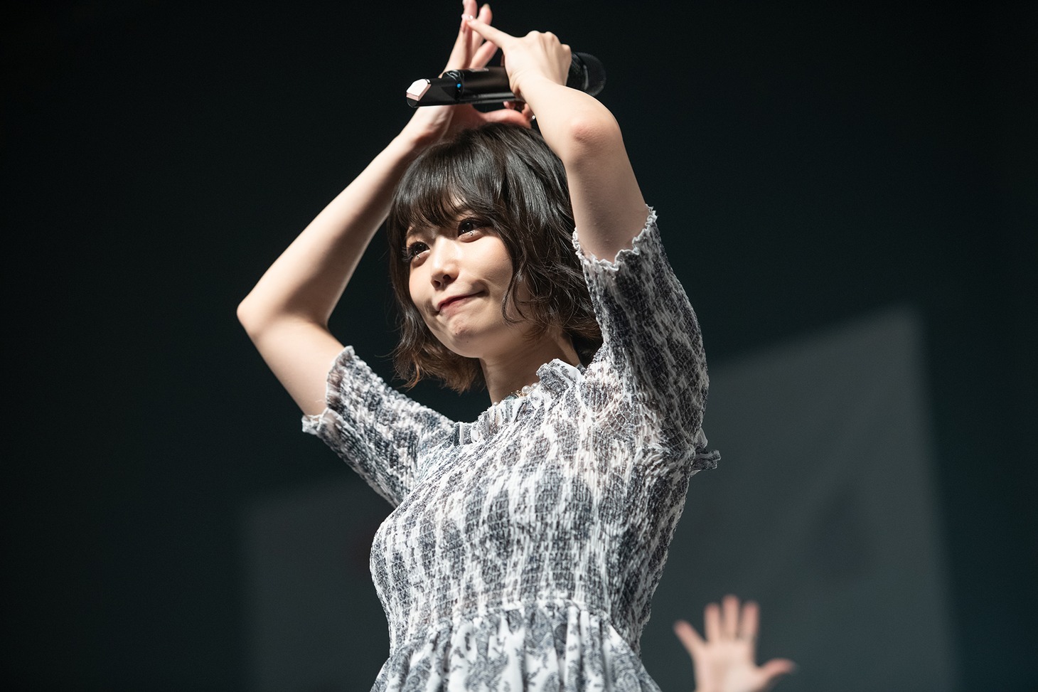 小山ひな