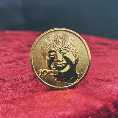 スカート“10周年記念メダル”表