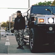 DJ RYOWとHUMMER H2。