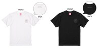 「櫻坂46カフェ」グッズのTシャツ。