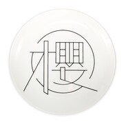 「櫻坂46カフェ」グッズのロゴプレート。
