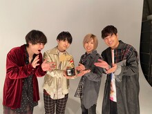 最優秀邦楽グループビデオ賞を受賞したOfficial髭男dism。