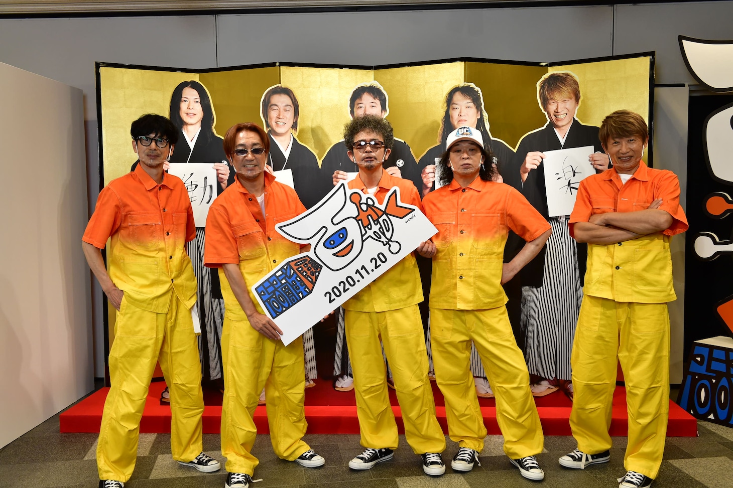 「ユニコーン100周年展～百が如く～」より、左からEBI、ABEDON、奥田民生、手島いさむ、川西幸一。（撮影：三浦憲治 [ライトサム]）