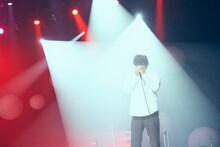 秦基博（撮影：笹原清明）