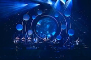 「HATA MOTOHIRO CONCERT TOUR 2020 -コペルニクス-」の様子。(撮影:笹原清明)
