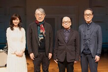 左から宇賀なつみ、松本隆、小倉エージ、佐野史郎。