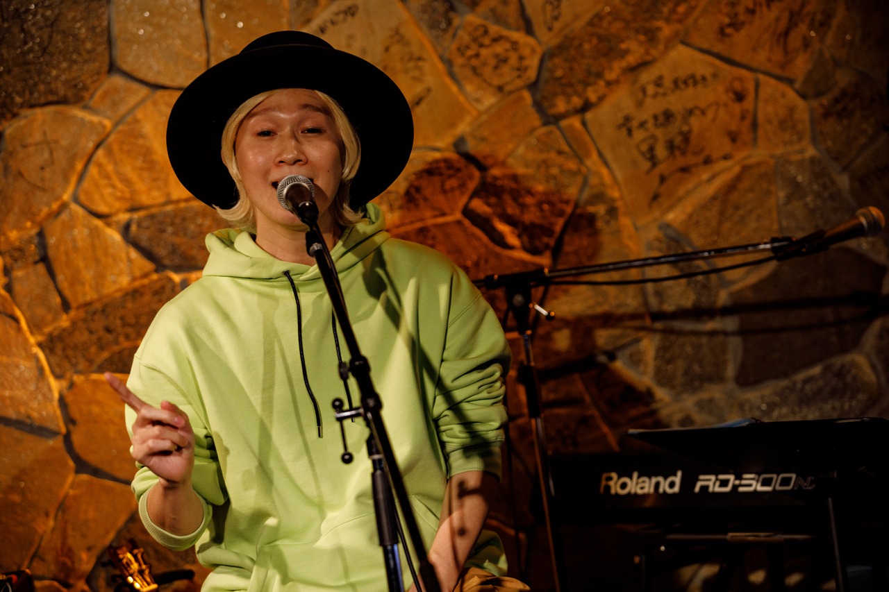 山田義孝（Vo）（Photo by nishinaga "saicho” isao）