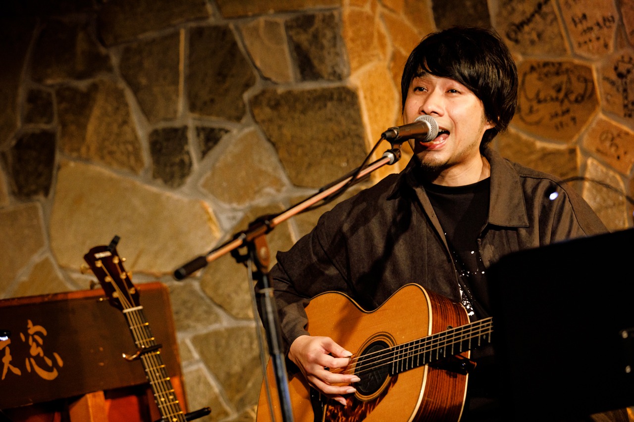 吉田結威（G, Vo）（Photo by nishinaga "saicho” isao）