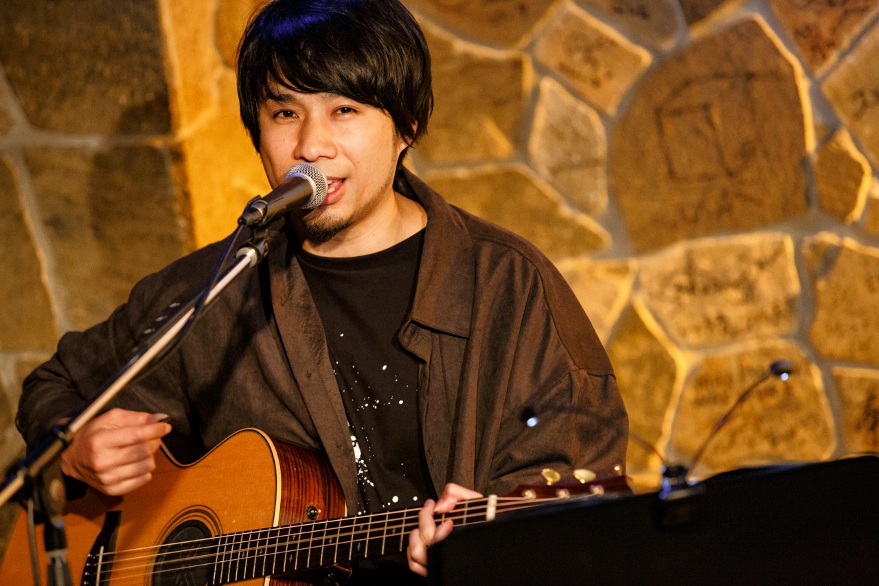 吉田結威（G, Vo）（Photo by nishinaga "saicho” isao）