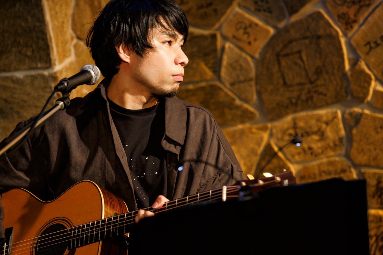 吉田結威（G, Vo）（Photo by nishinaga "saicho” isao）