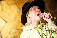 山田義孝（Vo）（Photo by nishinaga "saicho” isao）