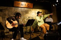 吉田山田「Home～高田馬場 四谷天窓～」の様子。（Photo by nishinaga "saicho” isao）