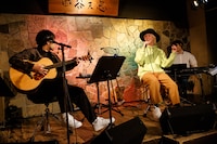 吉田山田「Home～高田馬場 四谷天窓～」の様子。（Photo by nishinaga "saicho” isao）