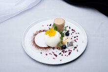 ミルクプリンと紅茶クリームのプレート（和田颯監修）