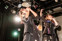 左からBAN-BAN、プー・ルイ。