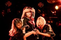 左からプー・ルイ、SHELLME、CHIYO-P。