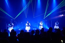 アメフラっシ「2nd Anniversary Live“ON AIR”」の様子。