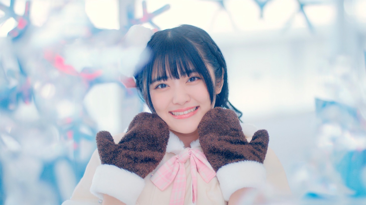 虹のコンキスタドール「恋・ホワイトアウト」ミュージックビデオのワンシーン。
