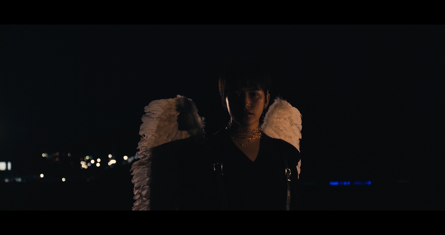 DJ Mitsu the Beats「戯れ feat.BASI」ミュージックビデオのワンシーン。