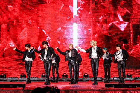 「Side Effects」を披露するStray Kids。(写真提供:JYP Entertainment)