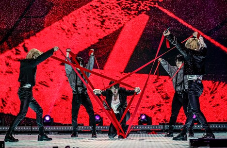 「Side Effects」を披露するStray Kids。(写真提供:JYP Entertainment)