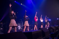 新メンバー3人を含む新体制でパフォーマンスする転校少女*。（撮影：林晋介）