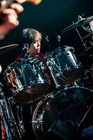 ピエール中野（Dr / シンガイアズ）（Photo by Masayo）