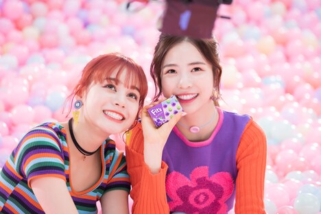 左からNINA、MAYA。